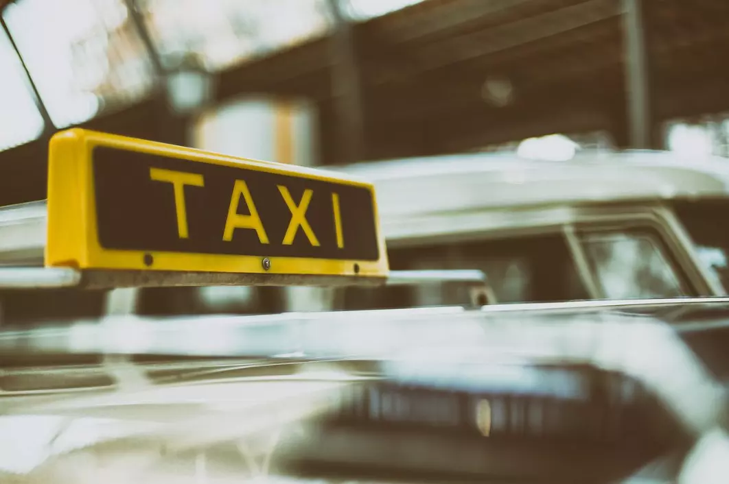 Les avantages de réserver un taxi à Lille sur un meilleur site